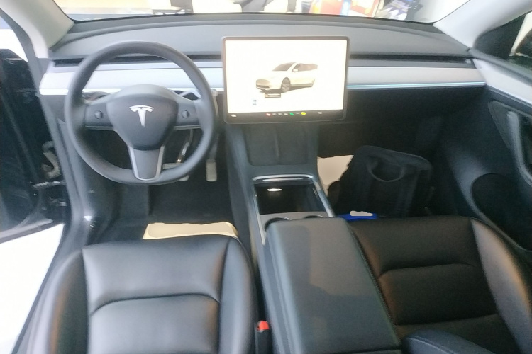 特斯拉 Model Y 2023款 后轮驱动版中控内饰12