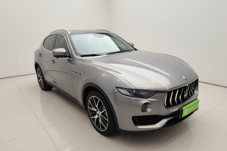 玛莎拉蒂 Levante 2018款 3.0T 经典版车身外观3