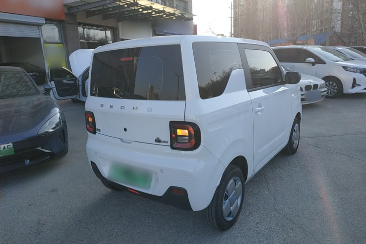 吉利银河 2024款 熊猫mini 200km 耐力熊车身外观7