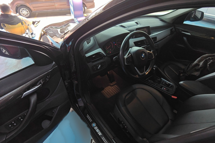 宝马X1 2016款 sDrive18Li 尊享型中控内饰7003