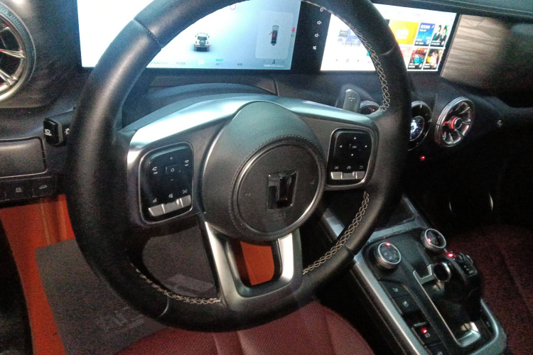 坦克300 2024款 2.0T 穿越者中控内饰13