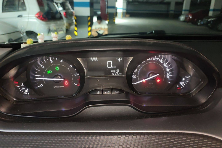 标致2008 2015款 1.6L 自动玩酷版局部细节14