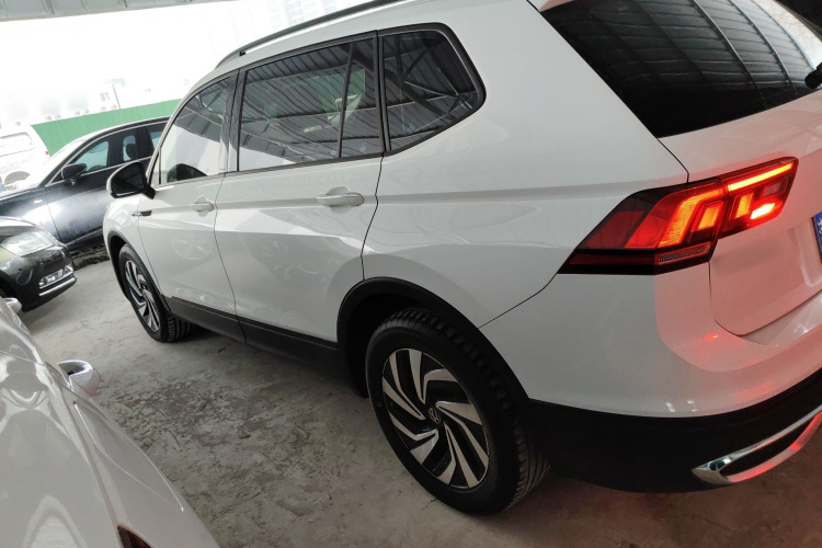 大众 途观L 2023款 330TSI 自动两驱舒享版车身外观6003