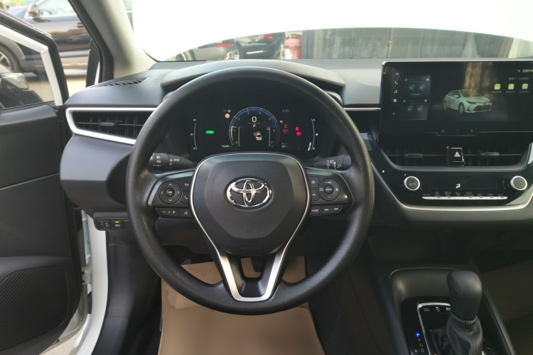 丰田 卡罗拉 2023款 1.8L 智能电混双擎 先锋版中控内饰13