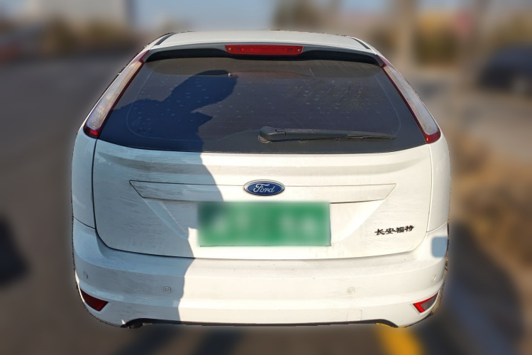 福特 福克斯 2013款 两厢经典 1.8L 手动基本型车身外观6