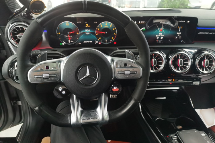 奔驰CLA AMG 2021款 AMG CLA 45 4MATIC+中控内饰13