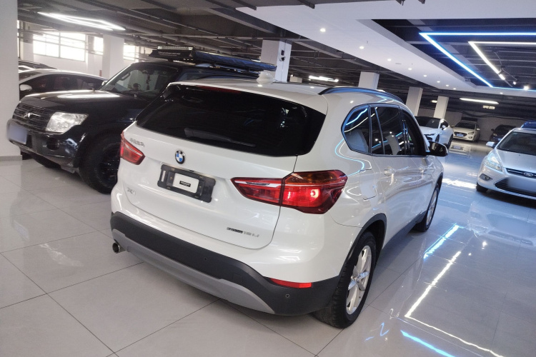 宝马X1 2019款 sDrive18Li 时尚型车身外观6005