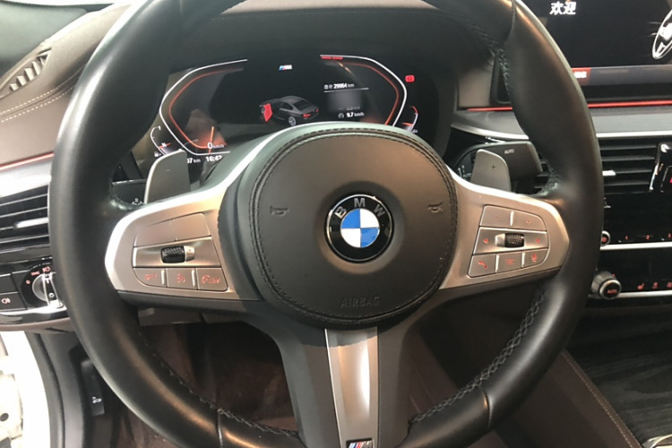 宝马5系 2023款 改款 530Li 领先型 M运动套装中控内饰7001