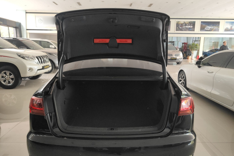 奥迪A6L 2017款 30 FSI 舒适型机舱底盘23