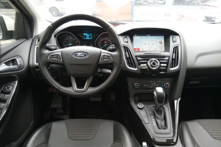 福特 福克斯 2020款 两厢经典 1.5L 自动风尚型局部细节13