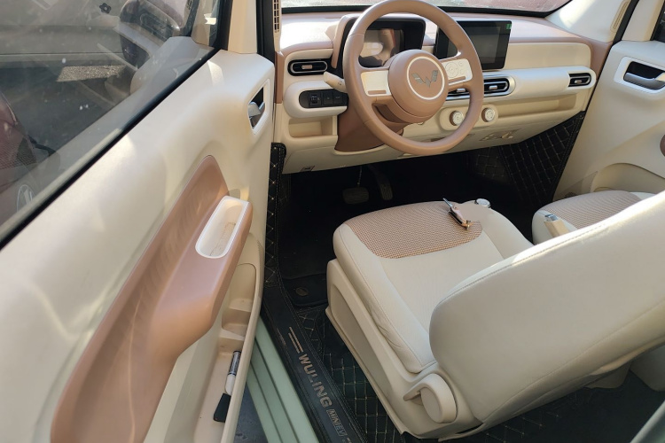 五菱汽车 宏光MINIEV 2024款 第三代 215km 进阶版中控内饰20