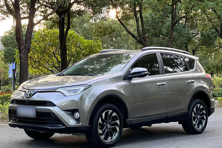 丰田 RAV4荣放 2016款 2.5L 自动四驱精英版车身外观1