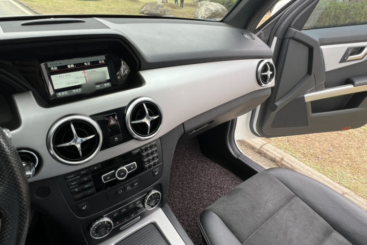 奔驰GLK级 2015款 GLK 260 4MATIC 时尚型 极致版中控内饰7001