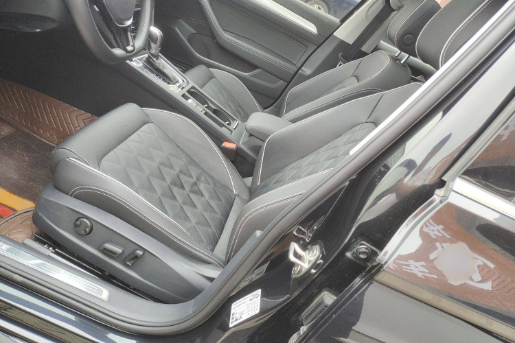 大众 迈腾GTE插电混动 2020款 GTE 豪华型局部细节9006