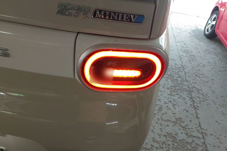 五菱汽车 宏光MINIEV 2024款 第三代 215km 青春版车身外观9