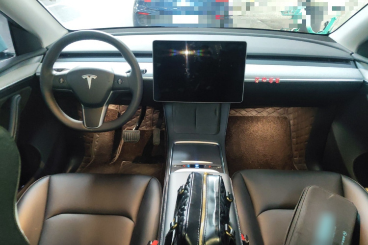 特斯拉 Model Y 2024款 后轮驱动版中控内饰12