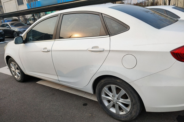 江汽集团 和悦A30 2013款 1.5L 手动舒适型 国IV车身外观4