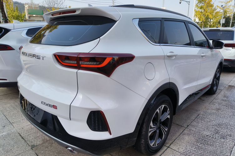 东南DX8S 2022款 1.5T DCT酋长版 7座车身外观7