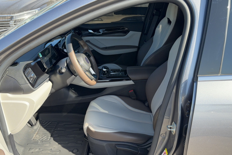 比亚迪 秦PLUS 2024款 荣耀版 DM-i 55KM领先型中控内饰7001