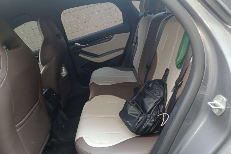 比亚迪 秦PLUS 2024款 荣耀版 DM-i 55KM领先型中控内饰21