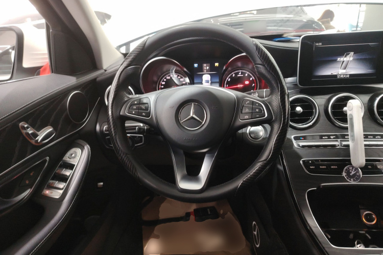 奔驰C级 2018款 C 180 L 时尚型运动版中控内饰13