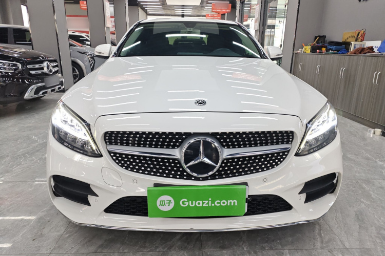 奔驰C级 2019款 C 180 L 时尚型运动版车身外观2