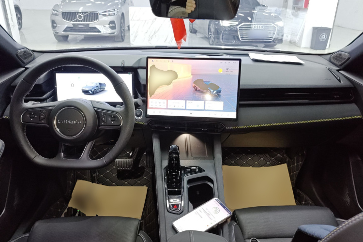 领克03 2025款 1.5TD DCT冠军版Pro中控内饰12