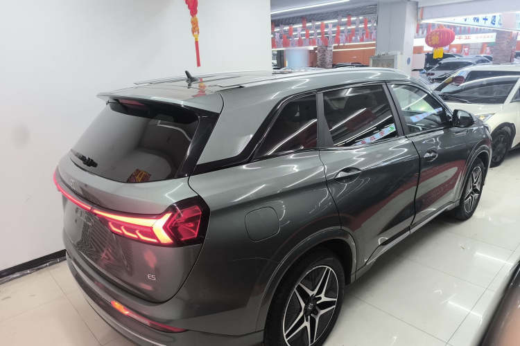 蓝电E5 2023款 1.5L DE-i 100KM臻享型 7座车身外观7