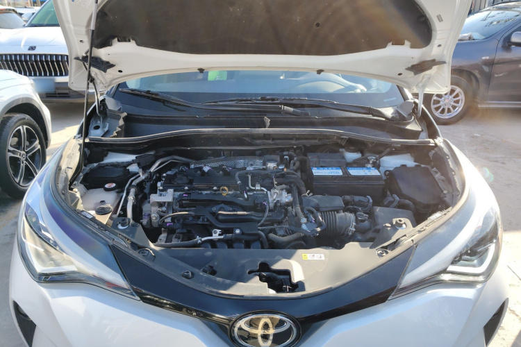 丰田C-HR 2021款 2.0L 豪华版机舱底盘24