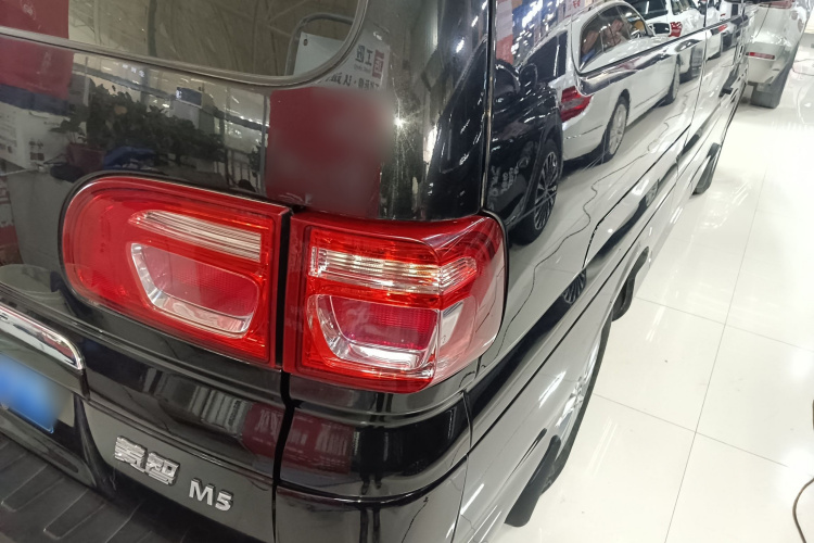 东风风行 菱智 2019款 M5L 1.6L 7座豪华型 国VI车身外观6005