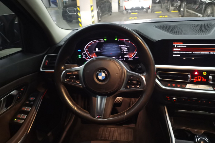 宝马3系 2020款 325i M运动套装中控内饰13