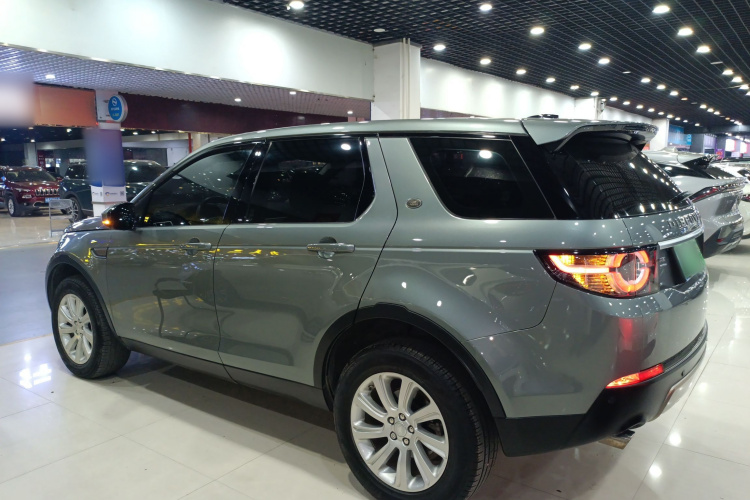 路虎 发现神行 2016款 2.0T SE车身外观4