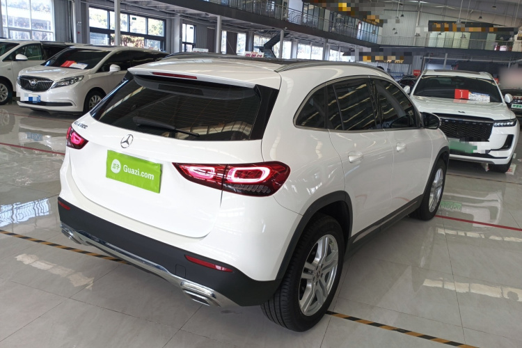 奔驰GLA 2023款 GLA 200车身外观7