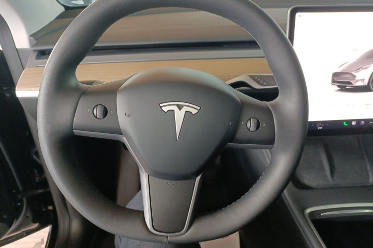 特斯拉 Model Y 2022款 改款 后轮驱动版中控内饰13