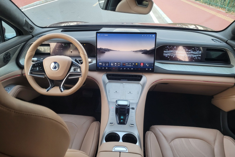 腾势N7 2023款 长续航性能Max版中控内饰7003