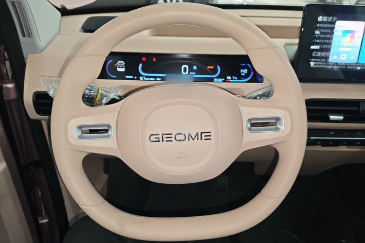 吉利银河 2024款 熊猫mini 200km 耐力熊中控内饰13