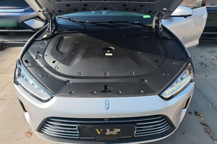 鸿蒙智行 问界M5 2022款 增程四驱性能版局部细节24