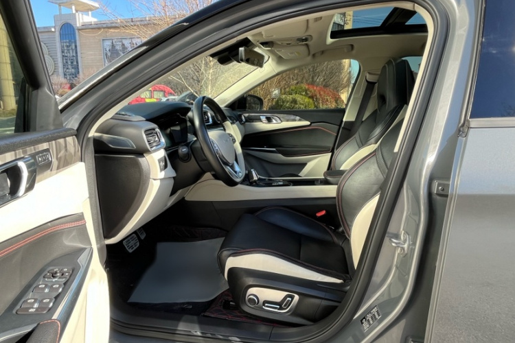 领克02 2018款 1.5T DCT两驱耀Pro版 国V中控内饰7007