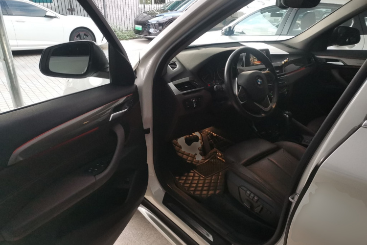 宝马X1 2018款 sDrive20Li 领先型中控内饰20