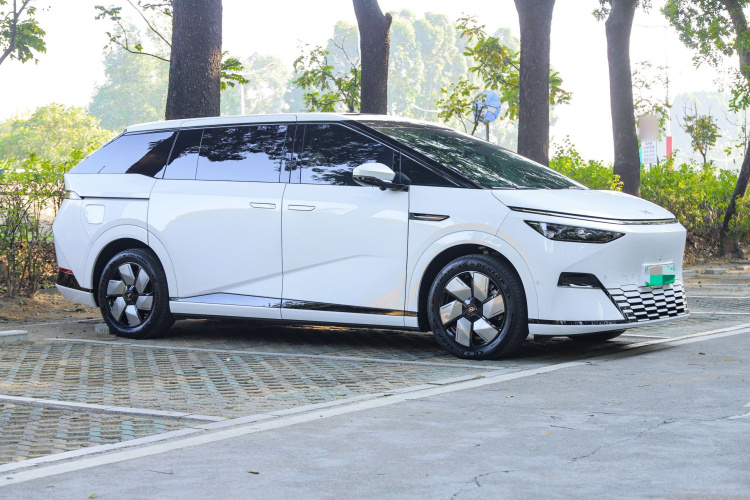 小鹏X9 2024款 702超长续航Pro车身外观6001