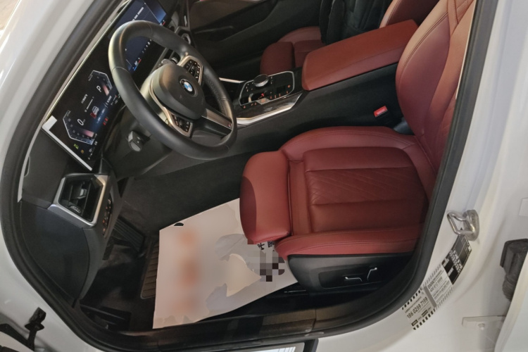 宝马3系 2024款 325Li M运动套装中控内饰19