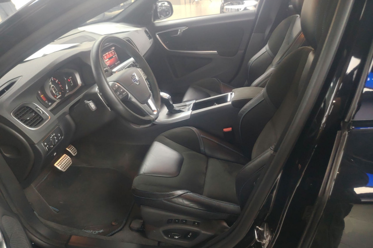 沃尔沃V60 2017款 2.0T Polestar中控内饰19