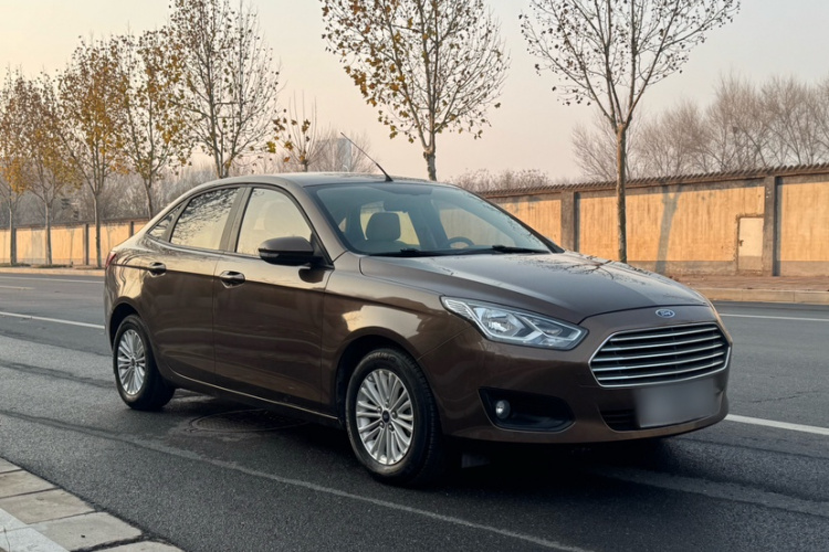 福特 福睿斯 2015款 1.5L 自动舒适型车身外观6006