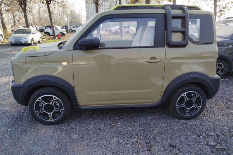 吉利银河 2025款 210km 熊猫骑士车身外观4