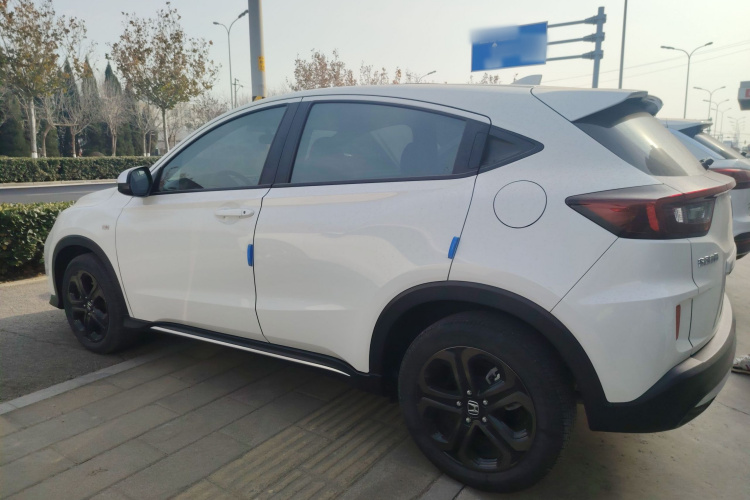 本田XR-V 2021款 220TURBO CVT舒适版车身外观4