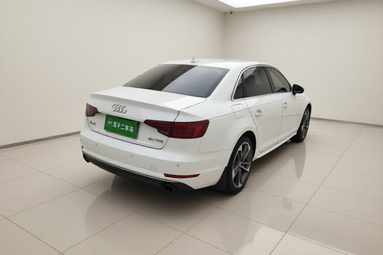 奥迪A4L 2018款 30周年年型 40 TFSI 进取型车身外观7