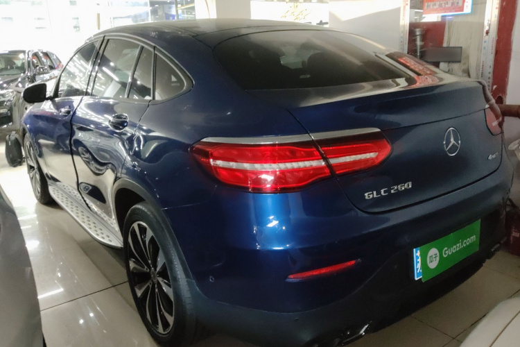 奔驰GLC轿跑 2019款 GLC 260 4MATIC 轿跑SUV车身外观4