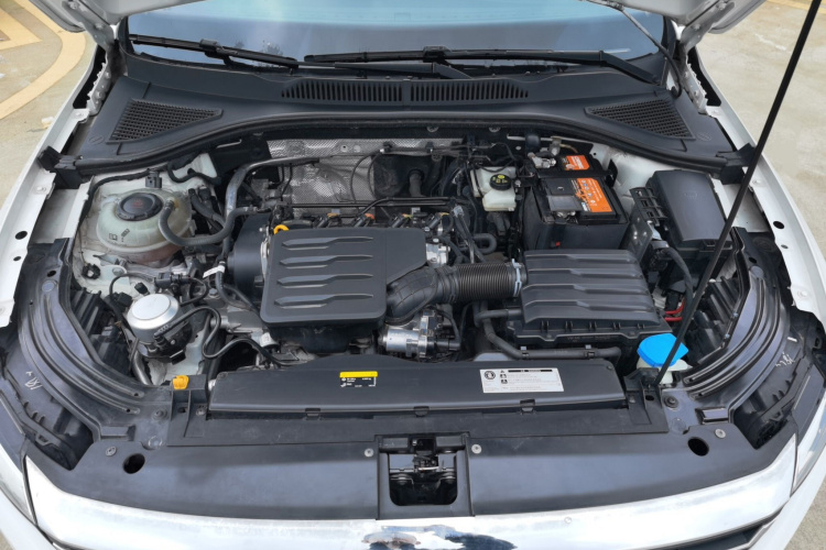 大众 朗逸 2019款 1.5L 自动风尚版 国VI机舱底盘24