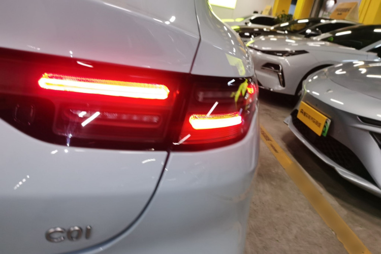 零跑汽车 零跑C01 2024款 增程 216舒享版车身外观9