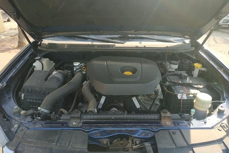 五十铃 铃拓 2020款 2.5T两驱手动领航版 国VI 加长版JE4D25Q6A局部细节24